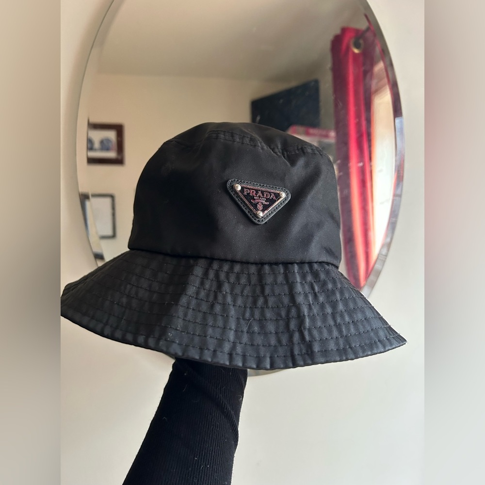 Prada black nylon bucket hat 🪣